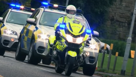 PUCALI U VAZDUH IZ KOLA Policija ih odmah uhapsila