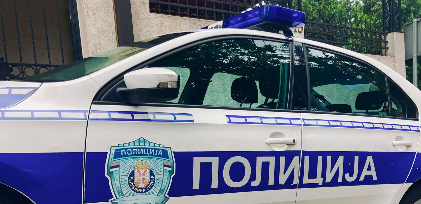 VELIKA ZAPLENA DROGE U KRNJAČI Policija pretresla stan, a onda odmah izvršila hapšenje