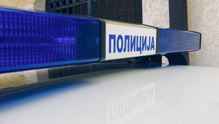 DOLIJALI RAZBOJNICI IZ STARE PAZOVE Upali na pumpu, pa preteći satarom oteli od radnice novac!