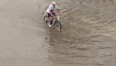 POTOP KOD PANČEVCA Ogromna gužva, saobraćaj otežan, automobili stoje u "okeanu" (VIDEO)