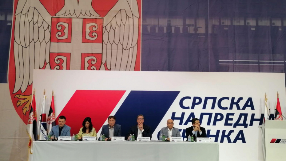 VUČIĆ NAKON SASTANKA U NOVOM SADU SNS će još jače da radi za građane Srbije