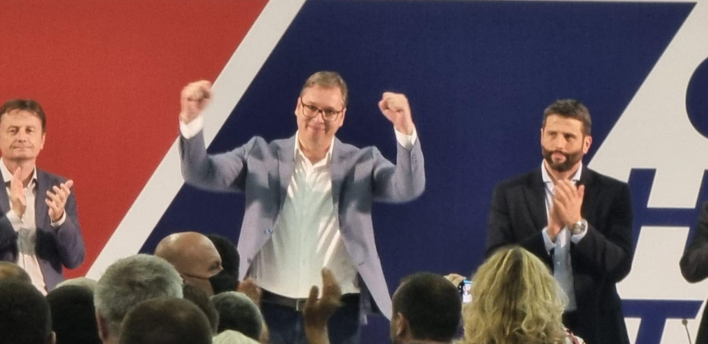 HALA SPORTOVA KRCATA Vučić na sastanku sa beogradskim odborima (FOTO/VIDEO)