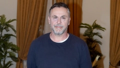 IMA 20 GODINA MLAĐU DEVOJKU Glumac Branimir Popović u vezi sa svojom bivšom studentkinjom!