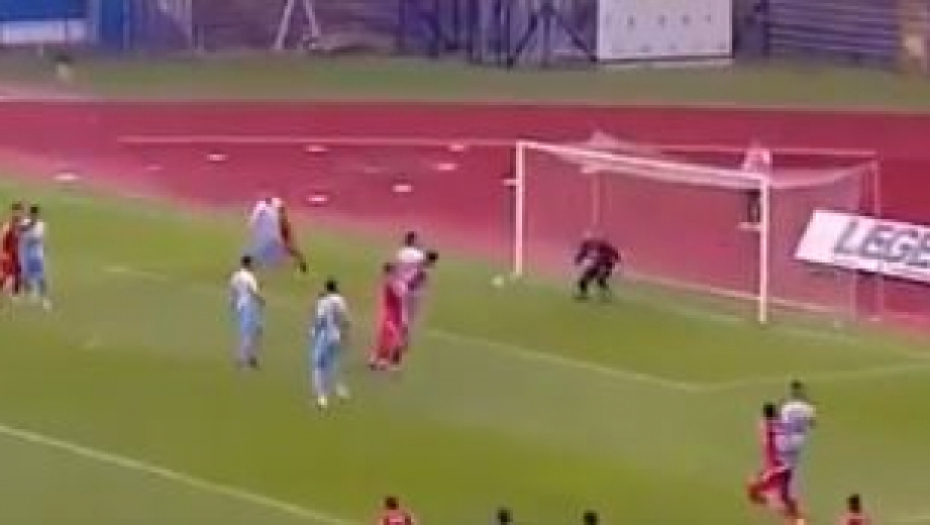 VAR PRVI PUT PONIŠTIO GOL U SUPERLIGI!  Gosti se uzalud radovali, ali su ušli u istoriju! (VIDEO)