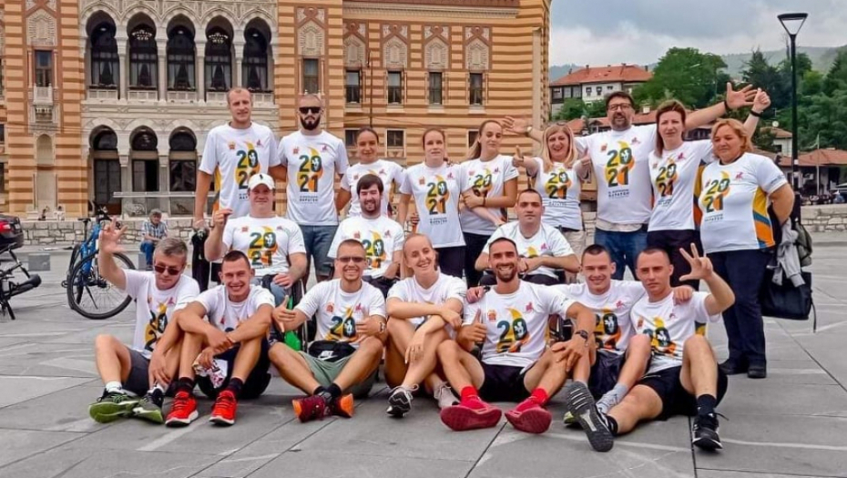 MOST PRIJATELJSTVA SPAJA NACIJE I SVET! Grifin i ove godine učestvovao na maratonu "Dva grada Sarajevo - Istočno Sarajevo"