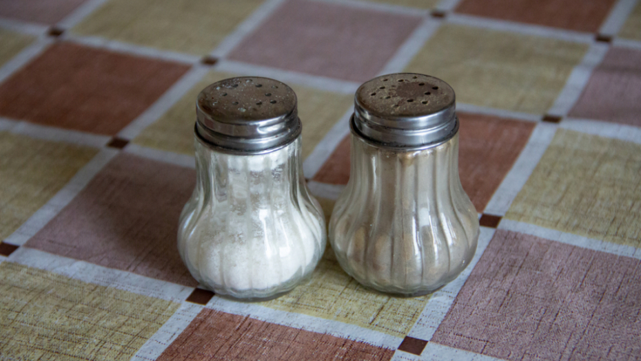 EKSPERTI UPOZORAVAJU Ako dodajete so jelima, veće su šanse za preuranjenom smrću