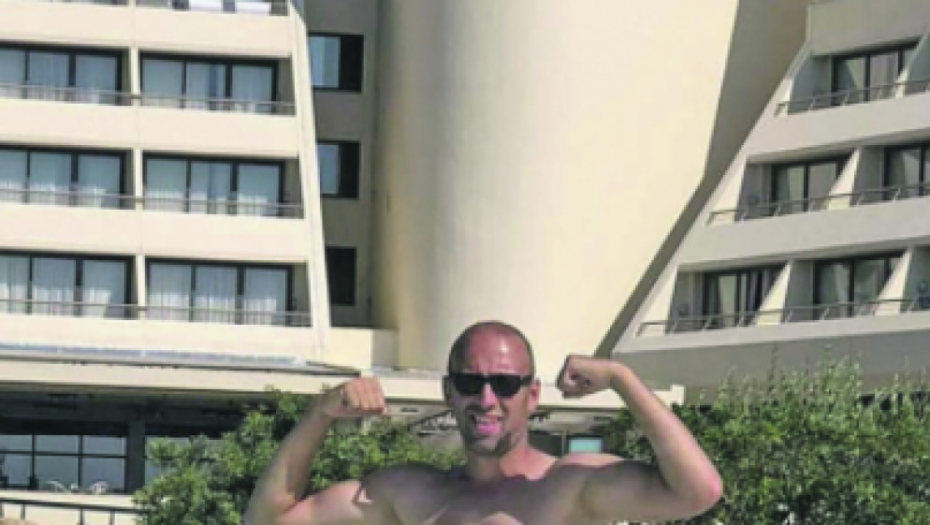 Izbori se krčkaju, a političari brčkaju! (FOTO)