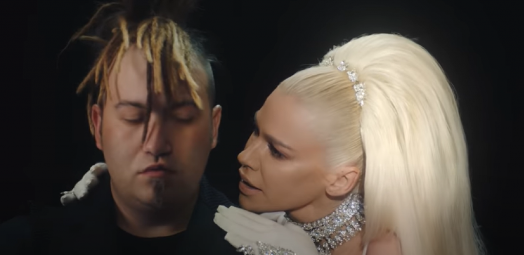 PODIGLI KLUB NA NOGE Nataša i Rasta u Parizu prvi put uživo otpevali pesmu "Iz daleka", publika oduševljena(VIDEO)