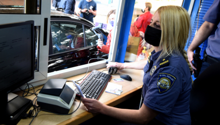 SRBI ĆE MORATI DA PLATE ZA ULAZAK U HRVATSKU Novo pravilo od sledeće godine, evo kolika će biti cena prelaska granice