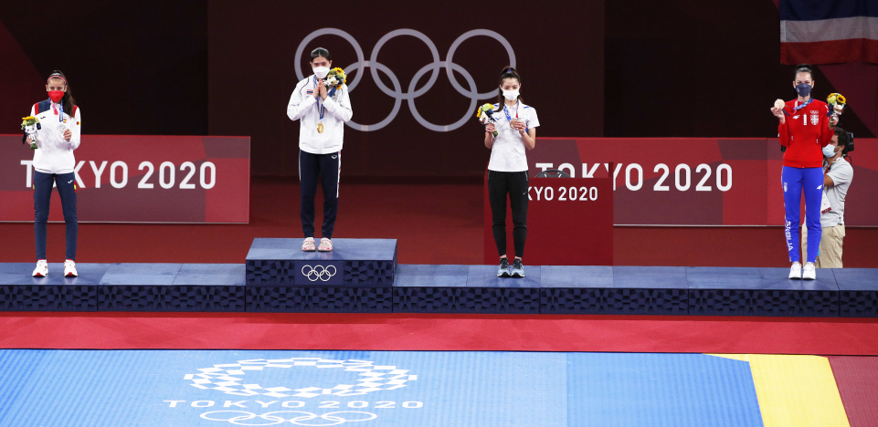 ON NA SVAKIM IGRAMA ISKUJE MEDALJU Ovaj trener pozlatio se Srbiji (FOTO GALERIJA)