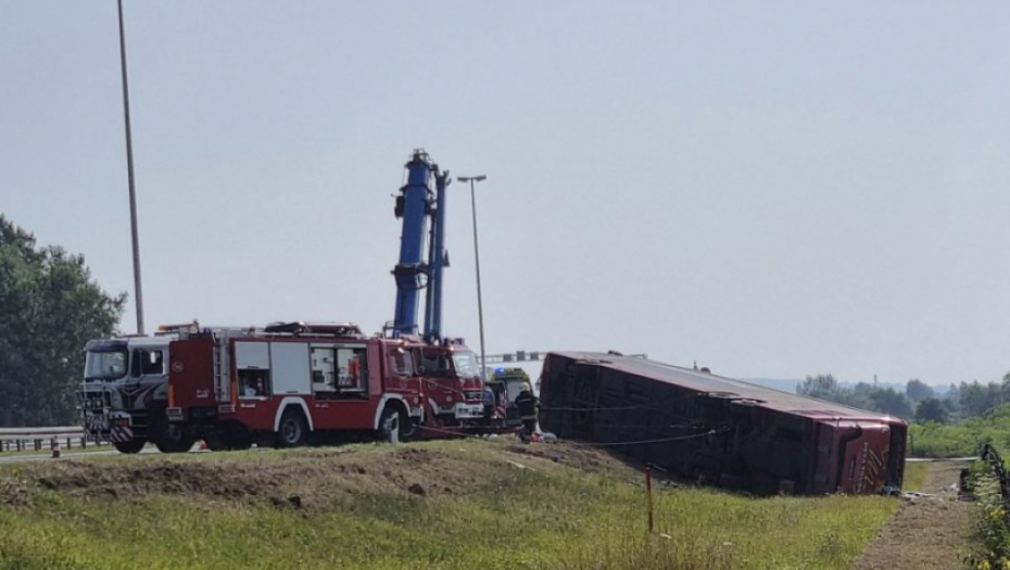 STRAVIČNA NESREĆA NA VLASINI Kamion izleteo sa puta, poginule dve osobe!