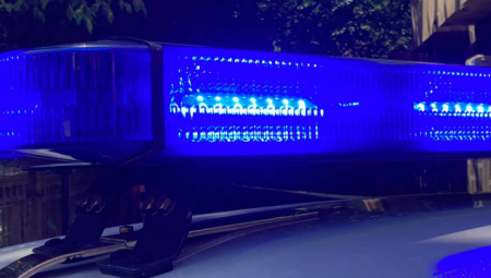 OKONČANA DRAMA U NOVOM SADU Muškarac odustao od skoka u Dunav, policija sprečila tragediju (VIDEO/FOTO)