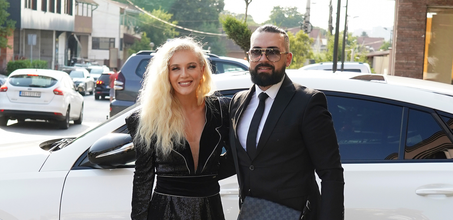 UČIMO IH DA NE ROBUJU MATERIJALNIM STVARIMA Evo kako su Saša i Nikolina Kapor proslavili ćerkicin treći rođendan, bajkovita dekoracija (FOTO)