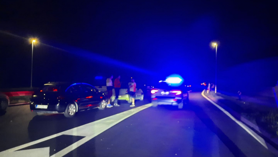 MALI HEROJ SPASAO OCA  NA AUTO-PUTU: Nemac doživeo srčani udar tokom vožnje, reakcija dečaka sprečila veliku nesreću!