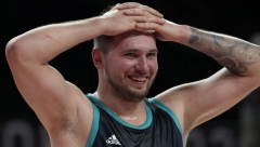 HOĆE DA PRATI NOVAKA PO SVAKU CENU! Dončić moli da ga puste da gleda Srbina!