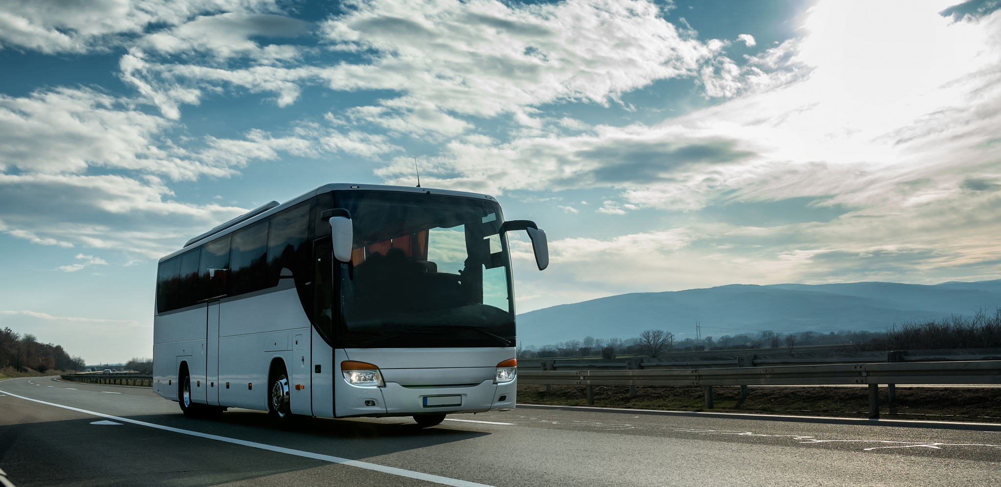 AUTOBUSOM NA MORE: Do Budve za 35 evra, do Pefkohorija 70