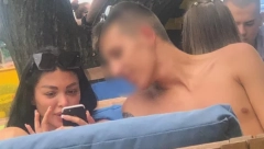 MAJO, ŠTA TI JE TO ISPALO?! Marinkovićka na plaži sa novim dečkom, a kad joj se kupaći pomerio sve joj izvirelo! (PAPARACO FOTOGRAFIJE)