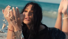 NIJE ZA ONE SA SLABIM SRCEM Sanja Vučić raširila noge, sevnulo više od planiranog, a pokazala i intimnu "frizuricu" (VIDEO)