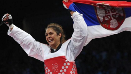 PRVO ZLATO U TOKIJU, BRAVO ZA MILICU MANDIĆ! Ministar Siniša Mali čestitao tekvondistkinji na osvojenoj medalji