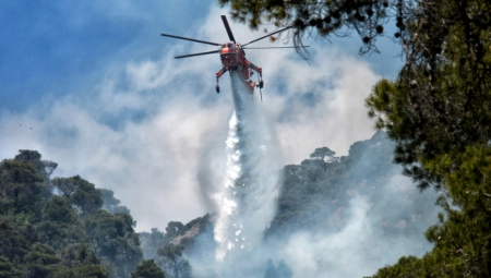 POŽARI U GRČKOJ Vlasti evakuišu građane oko Atine (FOTO)