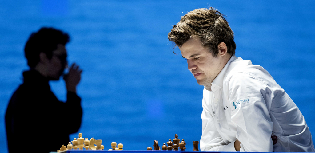 ŠAHOVSKI VIMBLDON SLAVI OSAMDESET ČETVRTI ROĐENDAN  Svetski šampion došao u Vajk an Ze da mu se poklone