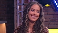 SVI GLEDAJU U MIRKIN STOMAK I PITAJU SE GDE JE? Glumica prvi put u javnosti, a ušla je u šesti mesec