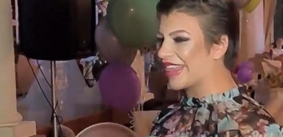 MILJANA PRAVI HAOS NA ROĐENDANU SVOG SINA Latila se mikrofona i skočila!