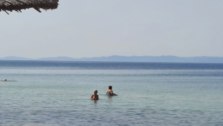 SRBIN POSTAO HEROJ U GRČKOJ Spasao Rumunku iz mora dok je pravila selfi, njen muž se udavio