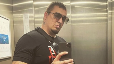 UMALO TRAGEDIJA NA NASTUPU POZNATOG PEVAČA! Splav počeo da tone dok je Amar Gile pevao!