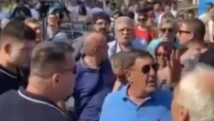 HAOS U LOZNICI, REAGOVALA POLICIJA Građani najurili Zelenovića iz grada: Ovde nisi dobrodošao