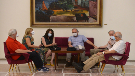 KRIZNI ŠTAB DONOSI NOVE MERE Doktori složni oko pooštravanja: Sve o sednici, merama i trećoj dozi vakcine