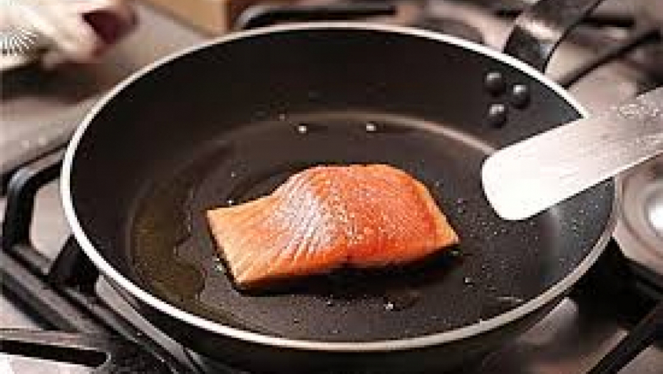 IZAZIVA RAK, AUTIZAM, NEPLODNOST Ako vidite i najmanju ogrebotinu na tiganju odmah ga bacite