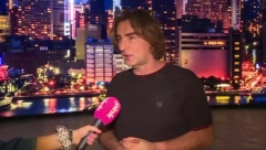 NOVIM IZUMOM ODUŠEVIO CEO SVET Željko Mitrović glavna faca na ulicama Francuske: Mi u Srbiji možemo da jedrimo i pored toga što nemamo more !(VIDEO)