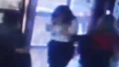 IZA ŽARDINJERE UZEO PIVSKU FLAŠU Zvali policiju kad su sakrili dokaze o Aleksinoj smrti! (VIDEO SA ŽURKE)