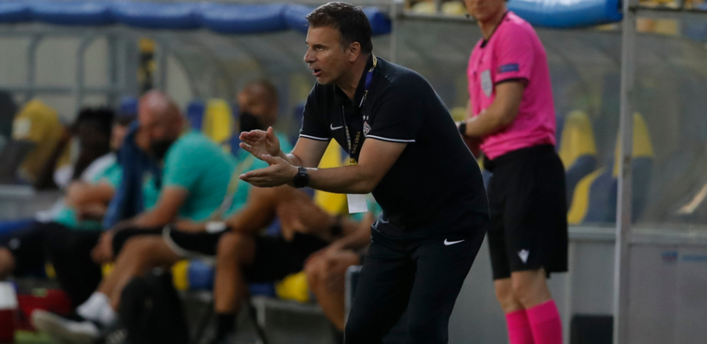 HAJDE DA RAZMIŠLJAMO POZITIVNO!  Stanojević nije mnogo komentarisao lažni penal: Sami presudite!