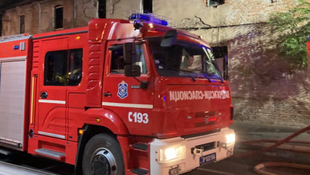 POŽAR U NOVOBEOGRADSKOJ ŠKOLI Kulja gusti dim