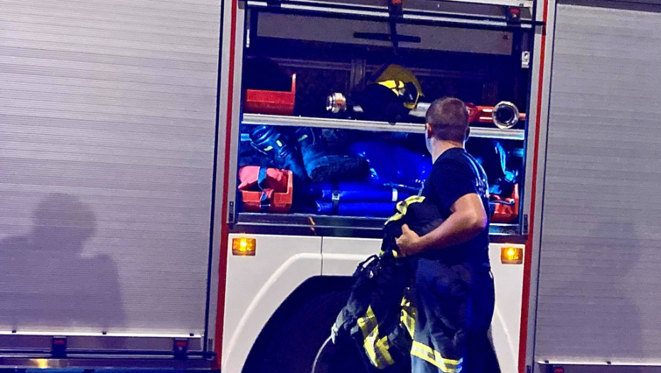 IZBIO POŽAR NA NOVOM BEOGRADU Šest vozila na terenu