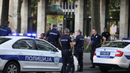 AUTOBUS UDARIO PEŠAKA Saobraćajna nesreća na Trgu Nikole Pašića