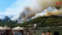 LETOVALIŠTA U PLAMENU! Besne požari u Grčkoj, Turskoj i Italiji, turiste spasavaju čamcima i helikopterima iz hotela! (FOTO, VIDEO)