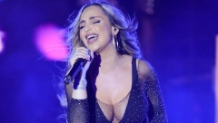 ŠIROKIM SAKOOM SAKRILA TRUDNIČKI STOMAK? Maja Berović još uvek ćuti, a njena odevna kombinacija podgrejala je priču o trudnoći