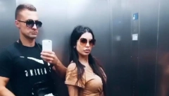 TANJA SAVIĆ OTKRILA KO JE MOMAK S KOJIM SE FOTKALA U LIFTU Prati je na svim putovanjima!