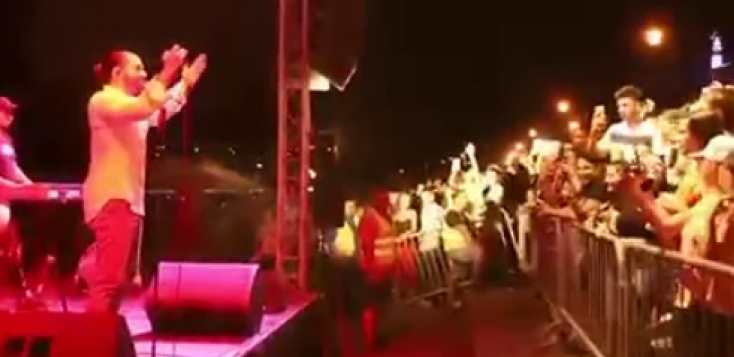 ZBOG ADILA NEKI U PUBLICI SU PLAKALI Popularni pevač zatvorio Gročanske svečanosti neverovatnim spektaklom!
