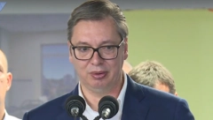 VUČIĆ O ZAHTEVU ĐILASA DA NE DODELI PENZIONERIMA 20.000 DINARA Njima da oduzmem, a njemu da ostane 619 miliona? Taj film neće gledati! (VIDEO)