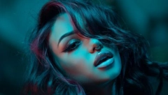 VERILA SE BRESKVICA?! Mlada pevačica objavila fotografiju sa dečkom, a svi su primetili ovaj detalj! (FOTO)