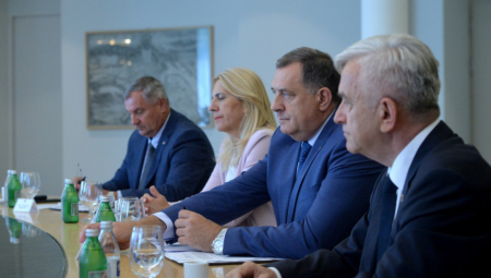 SRAMAN POTEZ: Amerika stavila na CRNU listu rukovodstvo Republike Srpske