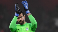 VELIKO DOSTIGNUĆE ZA ALISONA Golman Liverpula sada juri rekord Petera Čeha