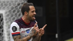 PRAVO NIOTKUDA! Aston Vila dovela novog napadača!