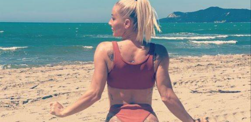 SRPSKA KOŠARKAŠICA U NIKAD IZAZOVNIJEM IZDANJU! Skinula se, pa pokazala čime raspolaže! Muškarcima su oči ispale od ovog prizora! (FOTO)