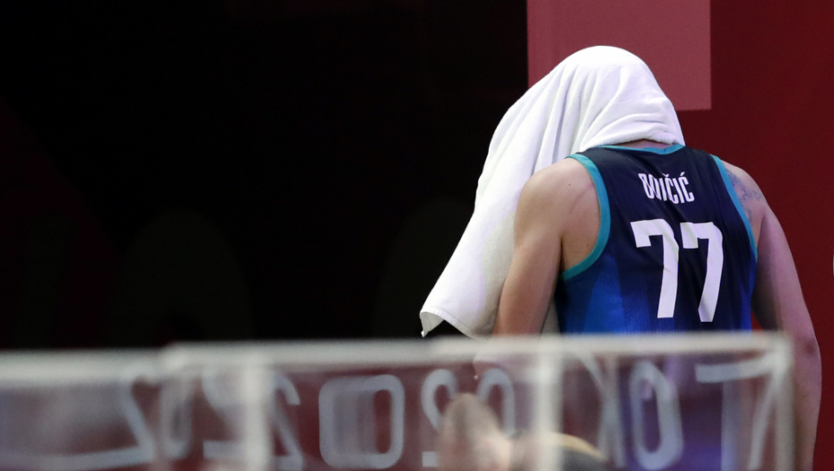 SLOVENCI SE HVATAJU ZA GLAVU Luka Dončić doživeo povredu u meču protiv Nemačke (FOTO)