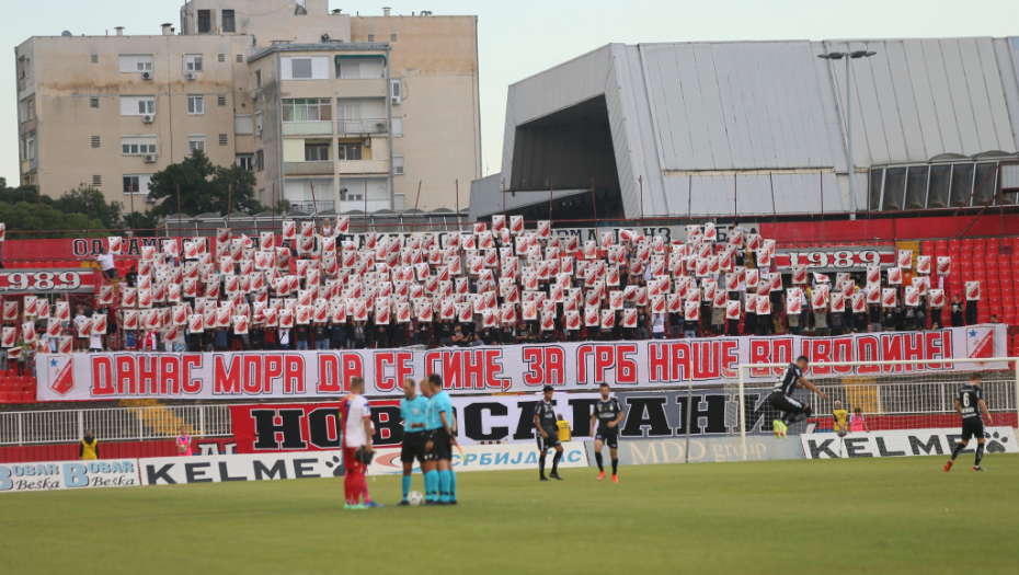 "KOSOVO JE SRBIJA" GRMI U NIKOZIJI Navijači Vojvodine i APOEL-a zajednički poslali moćnu poruku sa Kipra (VIDEO)